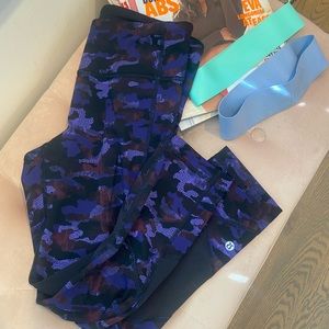 💜💙Lululemon camo leggings💙💜